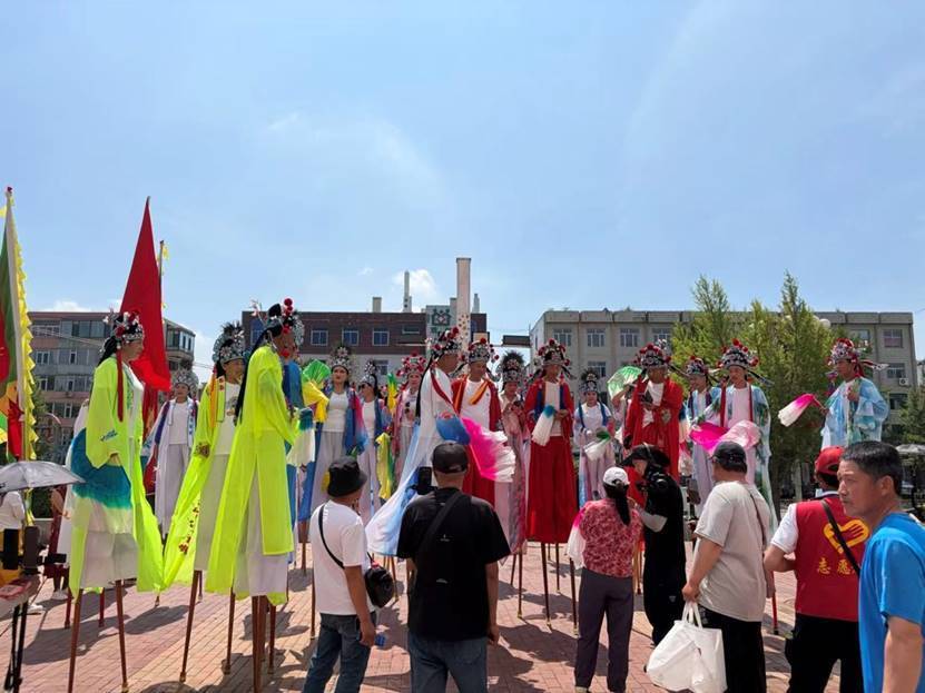 「老铁梨园·非遗百戏场」收官，以非遗民俗祝福高考学子