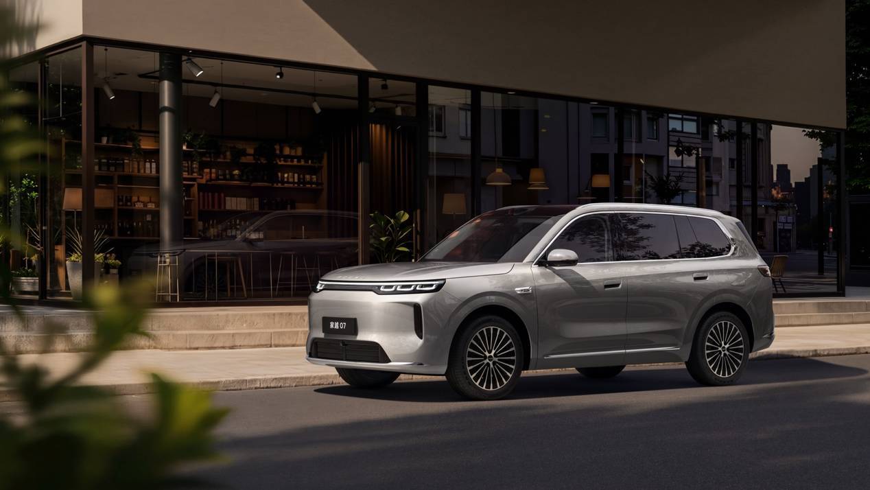 豆包座舱助手与Momenta R7世界模型携手赋能，荣威家越07预售价13.78万元起